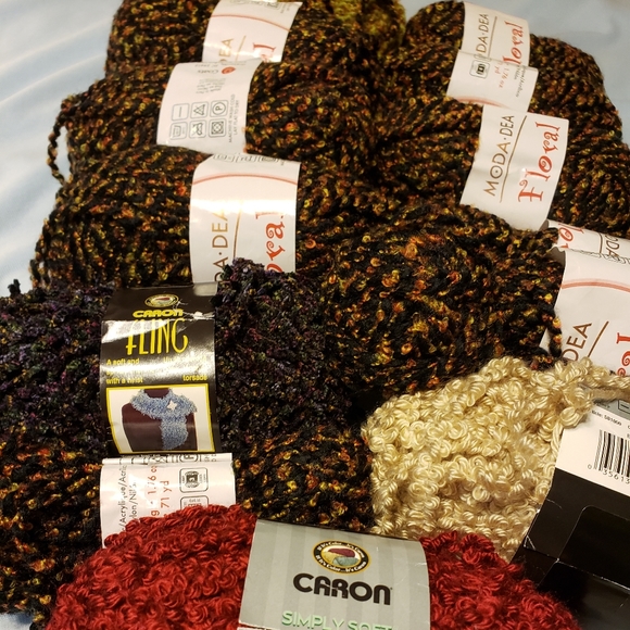 Multiple brands of yarn - Picture 3 of 4